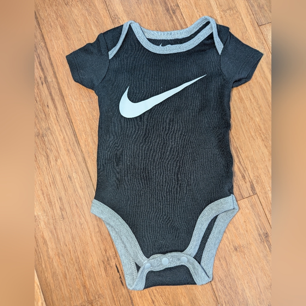 Nike Black short sleeve Baby Bodysuit with Gray Trim